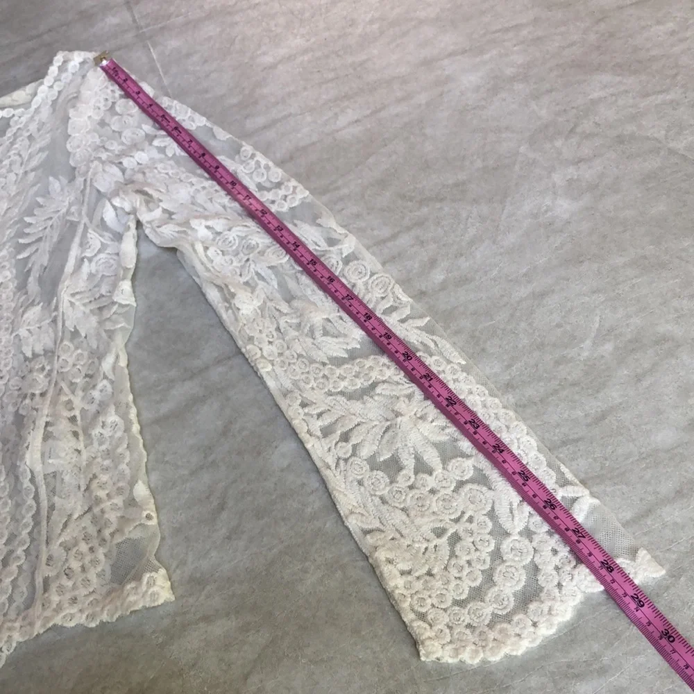 Woman’s Crewneck Ling Sleeves Lace Shirt Cream White One Size
